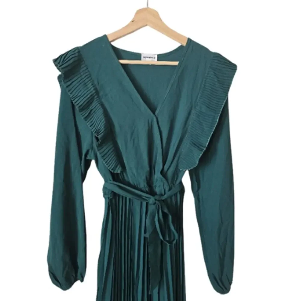superdown Pleated Emma Maxi Dress in Hunter – EUC, Size Small - Picture 6 of 6